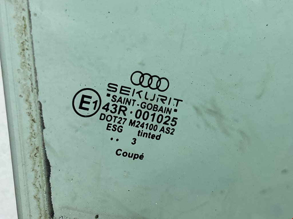 Стекло двери передней правой (форточка) AUDI TT 8N 1998-2006