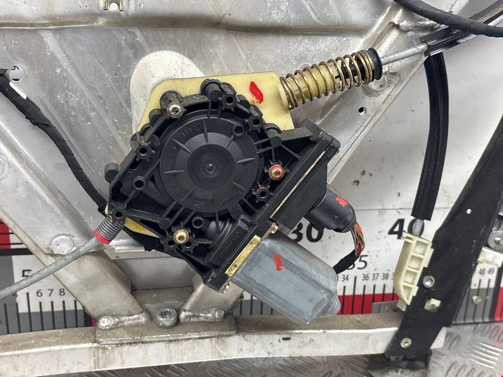 Стеклоподъемник передний правый AUDI TT 8N 1998-2006