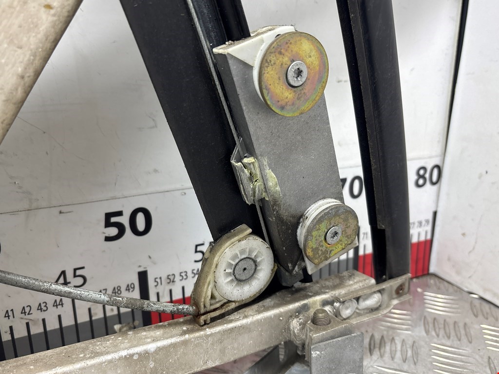 Стеклоподъемник передний правый AUDI TT 8N 1998-2006