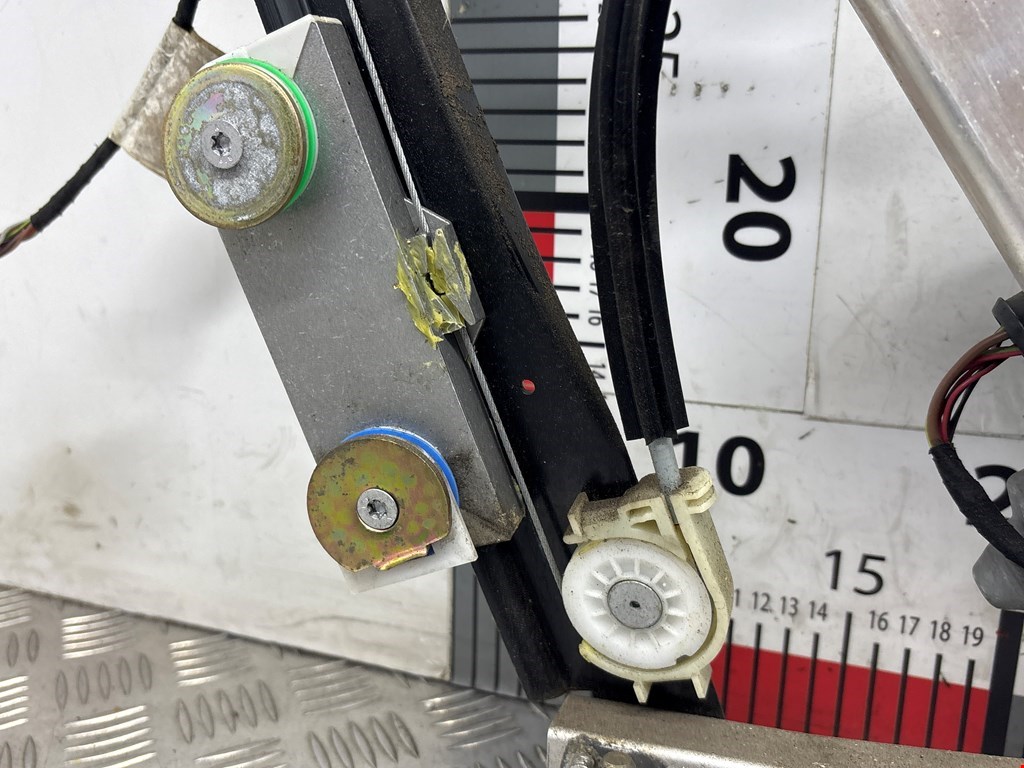 Стеклоподъемник передний правый AUDI TT 8N 1998-2006