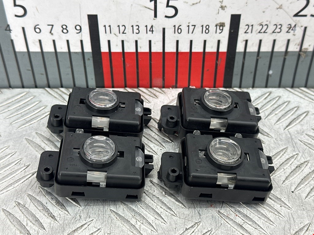 Плафон салонный (салона фонарь) TESLA Model S I 2012-н.в.