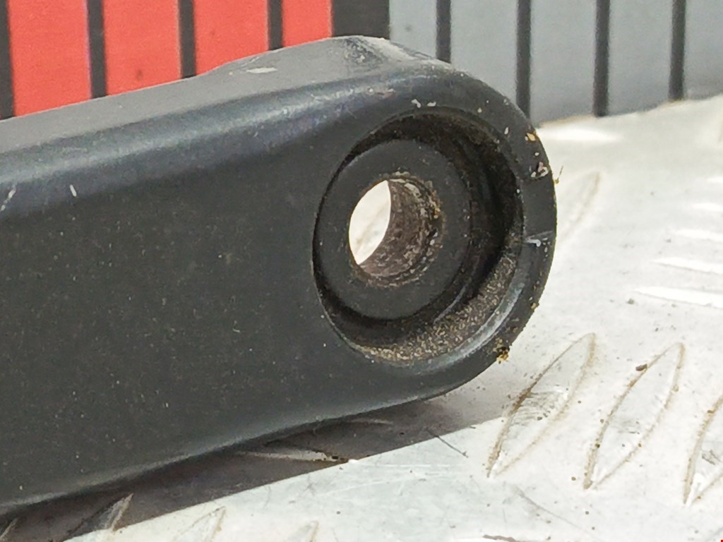 Поводок дворников передний левый/ правый VOLKSWAGEN Touran 2003-2010