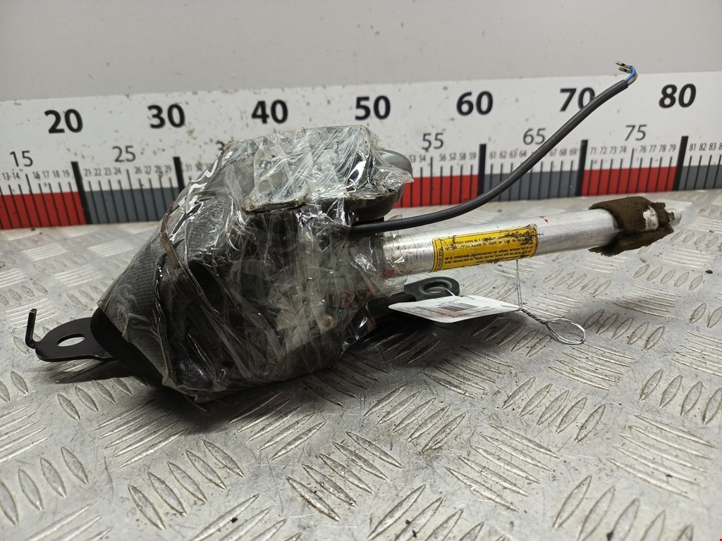 Ремень безопасности передний левый Nissan Terrano 2 (R50) (1995-2002)