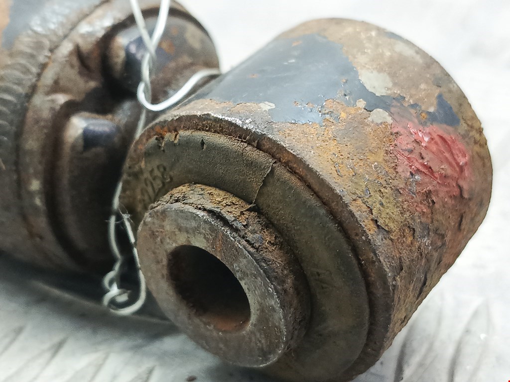 Амортизатор задний левый NISSAN Pathfinder R51M 2004-2014