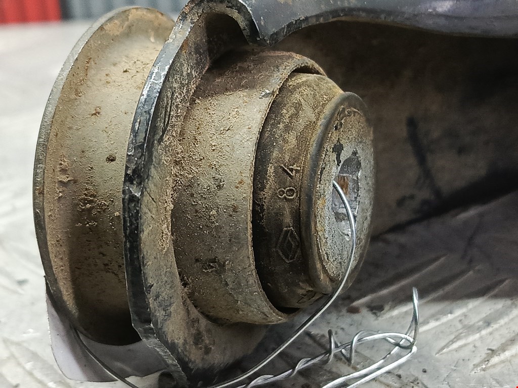 Рычаг передний правый RENAULT Kangoo 1997-2008