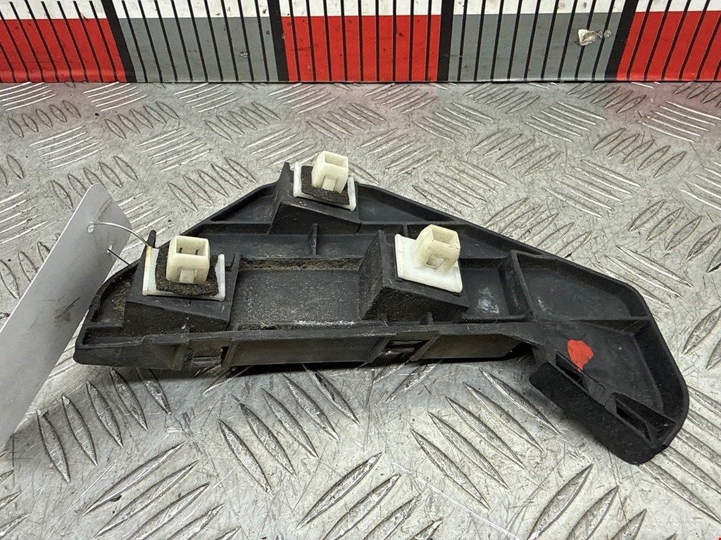 Кронштейн переднего бампера правый HONDA CR-V II 2002-2007