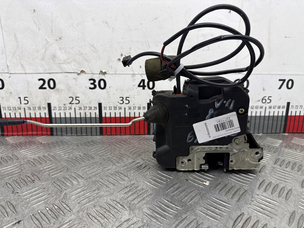 Замок двери передней левой Mercedes CLS-Class (W219) (2004-2010)