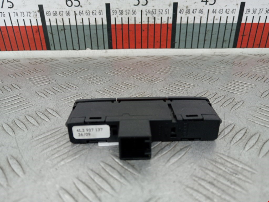 Кнопка аварийной сигнализации (аварийки) AUDI Q7 I 2006-2015