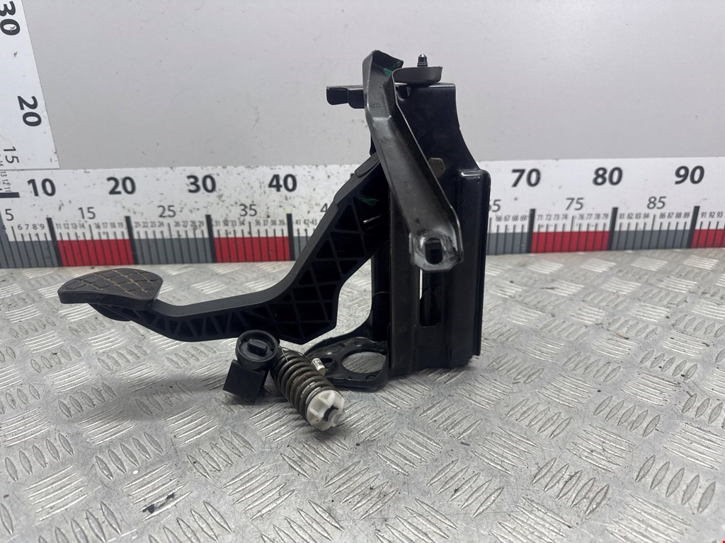 Педаль сцепления VOLKSWAGEN Golf IV 1997-2003