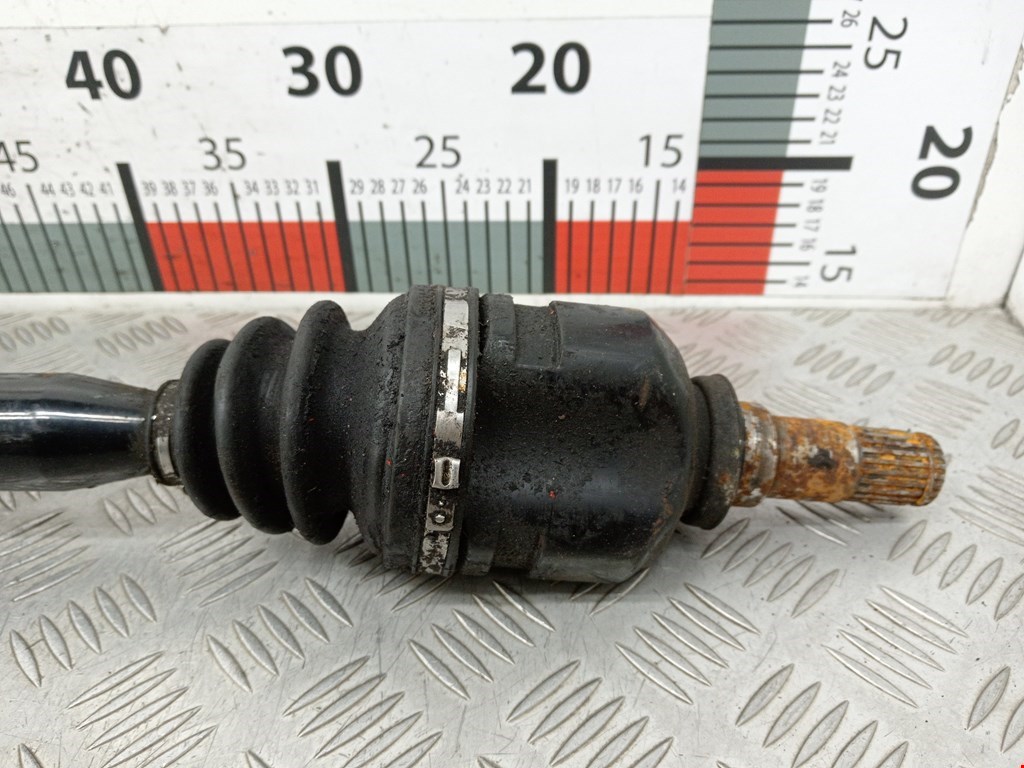 Полуось (привод, приводной вал) передняя правая TOYOTA Auris E150 2006-2012