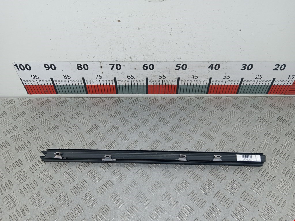 Уплотнитель (внутри) BMW 2er Grand Tourer F46 2015-2022