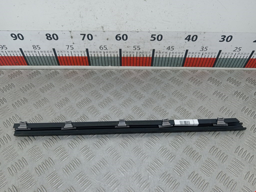 Уплотнитель (внутри) BMW 2er Grand Tourer F46 2015-2022