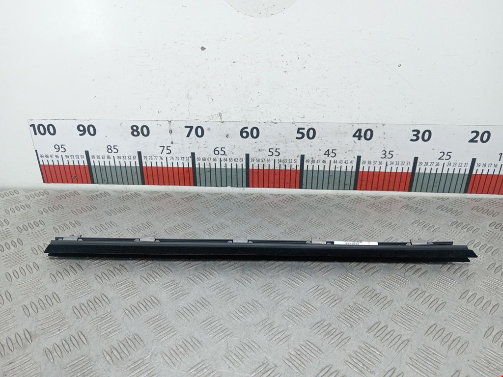 Уплотнитель (внутри) BMW 2er Grand Tourer F46 2015-2022