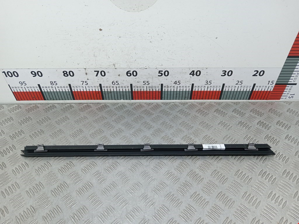 Уплотнитель (внутри) BMW 2er Grand Tourer F46 2015-2022