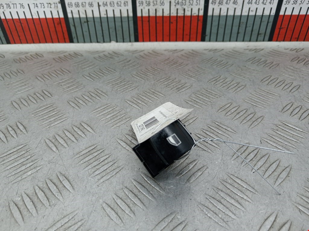 Кнопка стеклоподъемника BMW 2er Grand Tourer F46 2015-2022