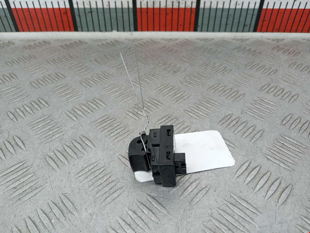 Кнопка стеклоподъемника BMW 2er Grand Tourer F46 2015-2022