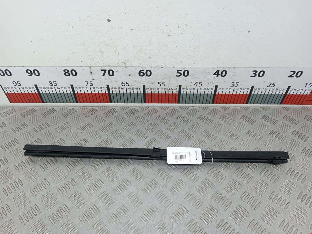 Уплотнитель (внутри) TESLA Model S I 2012-н.в.