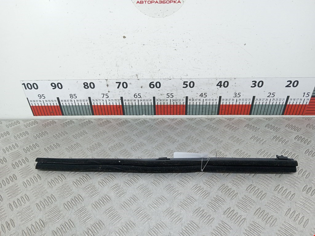 Уплотнитель (внутри) TESLA Model S I 2012-н.в.