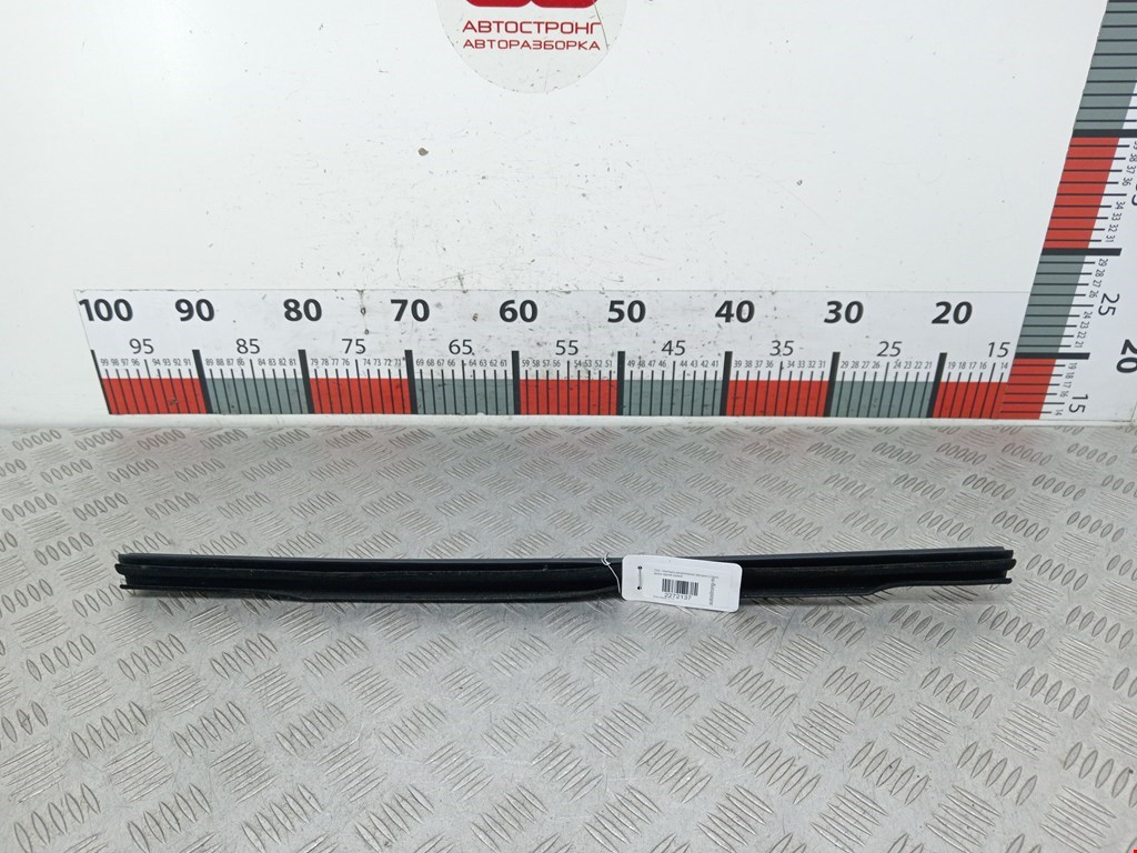 Уплотнитель (внутри) TESLA Model S I 2012-н.в.