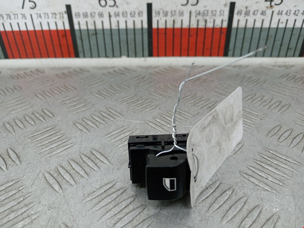 Кнопка стеклоподъемника BMW 2er Grand Tourer F46 2015-2022