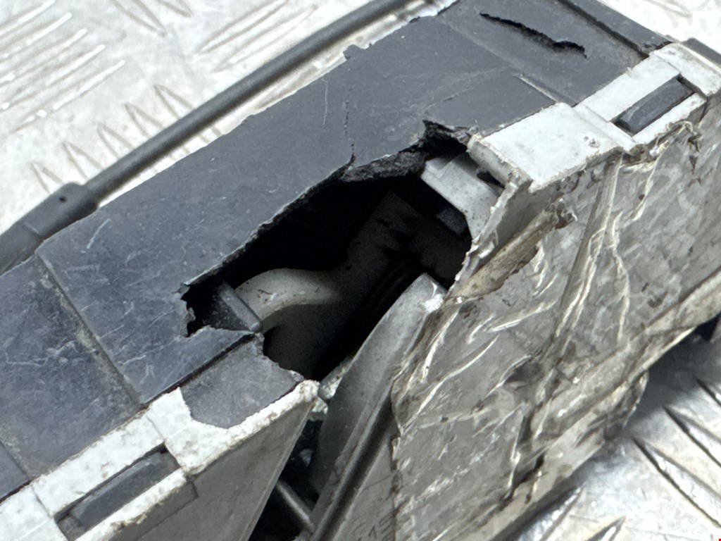 Замок двери передней правой PEUGEOT 207 2006-2015