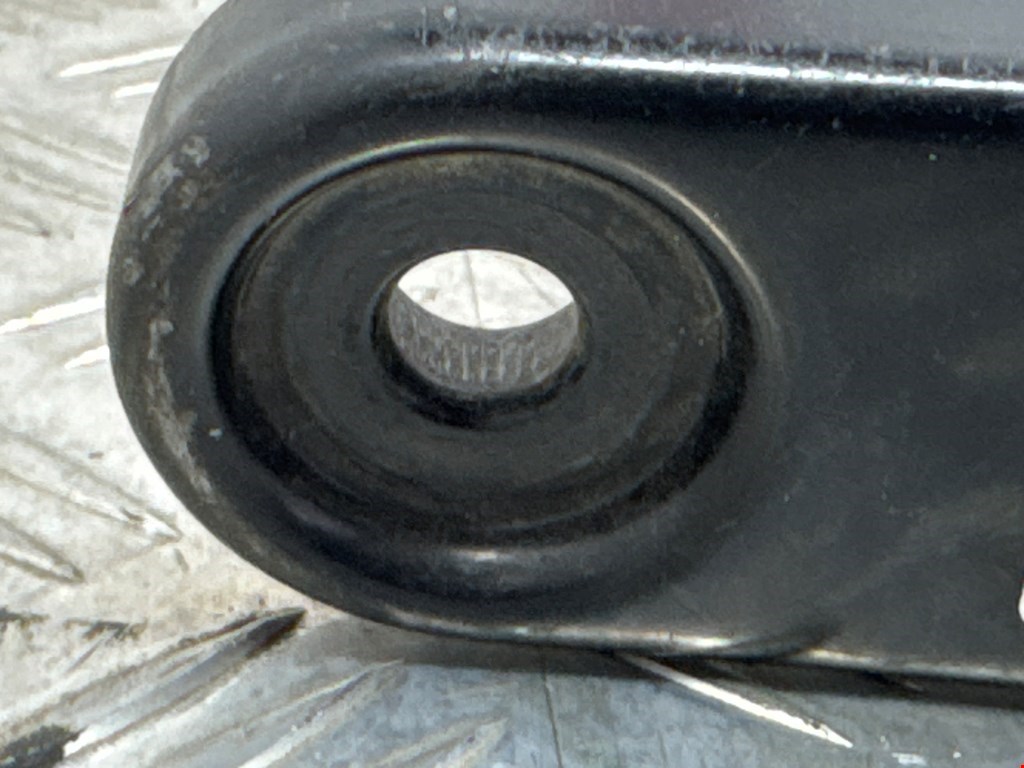 Поводок дворников передний левый/ правый BMW 5er 5 серия F10/F11/F07 2009-2017