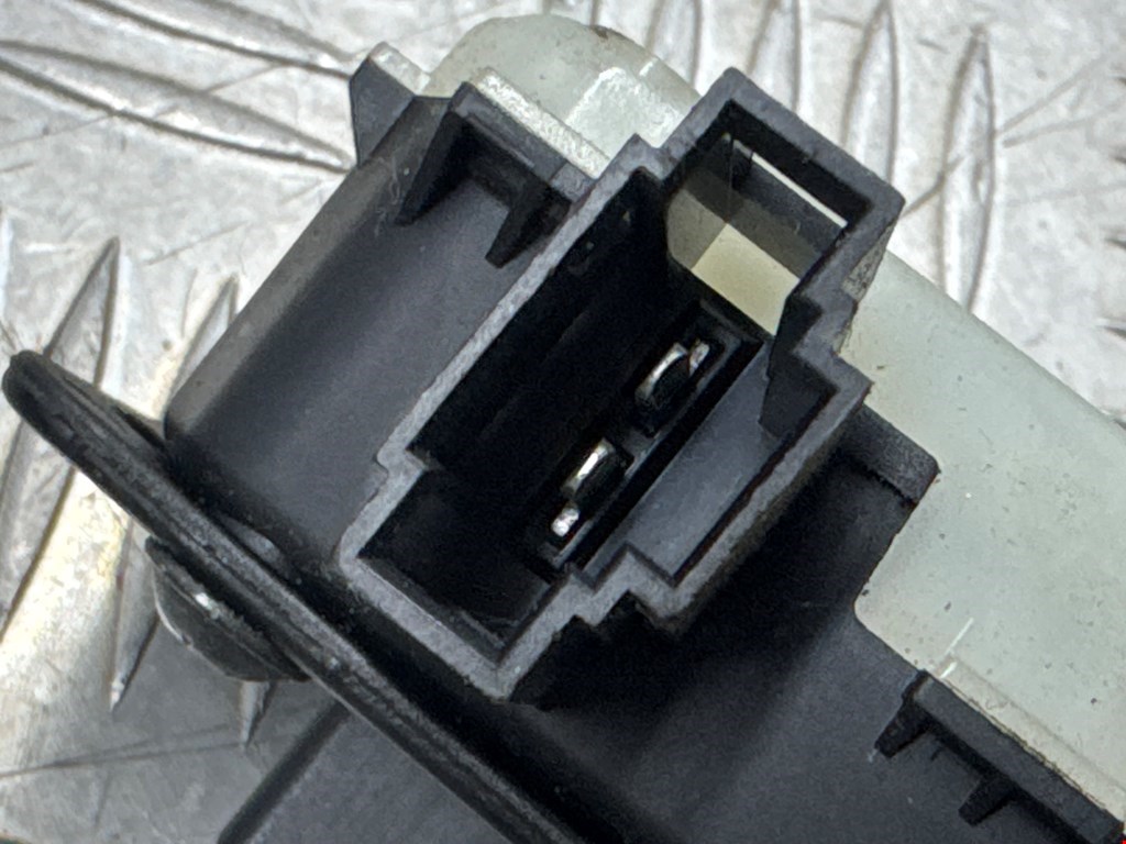 Активатор замка бензобака MERCEDES-BENZ M-Class W164 ML 2005-2011