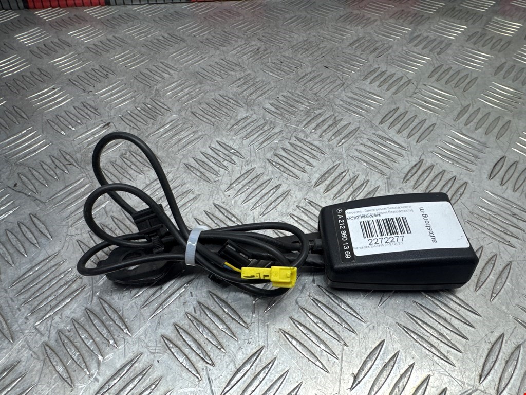 Замок ремня безопасности (преднатяжитель ремня безопасности) Mercedes E-Class (W212) (2009-2016)