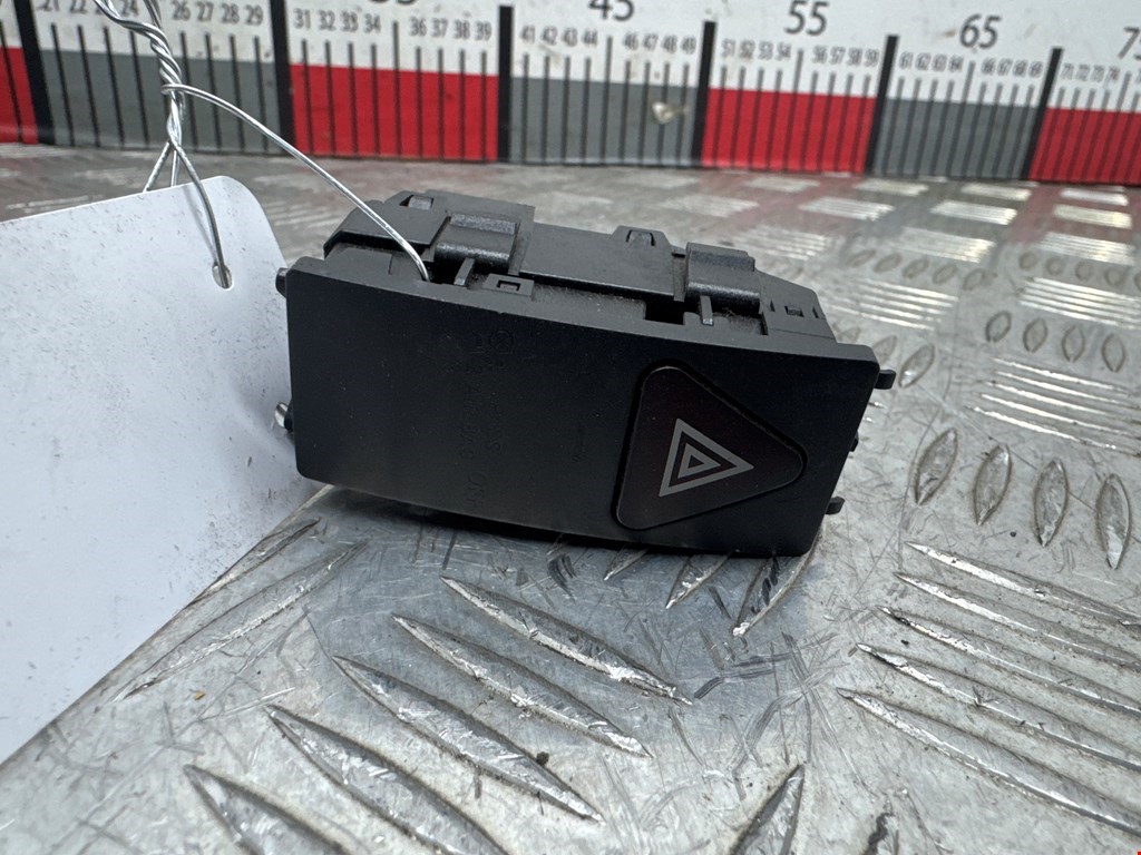 Кнопка аварийной сигнализации (аварийки) MERCEDES-BENZ E-Class W212, S212, C207 2009-2016