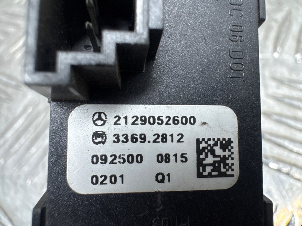 Кнопка аварийной сигнализации (аварийки) MERCEDES-BENZ E-Class W212, S212, C207 2009-2016