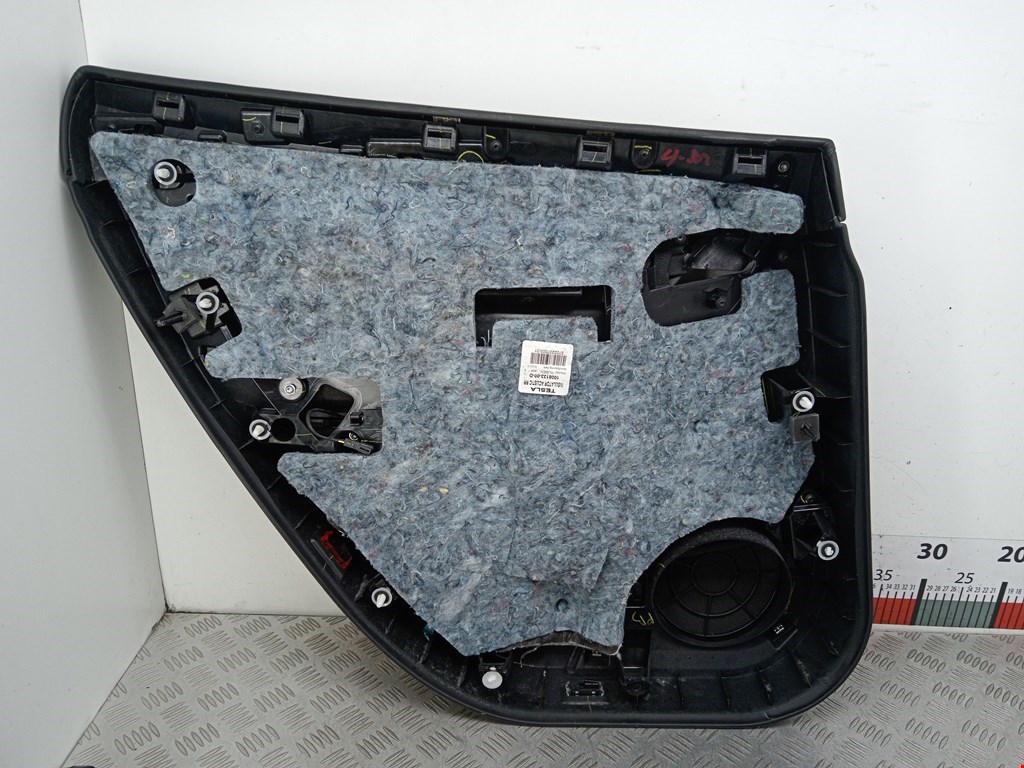 Обшивка двери задняя правая TESLA Model S I 2012-н.в.