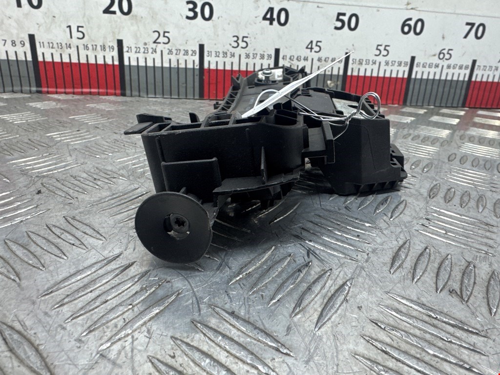 Кронштейн ручки MERCEDES-BENZ C-Class C-klasse W204 2007-2015