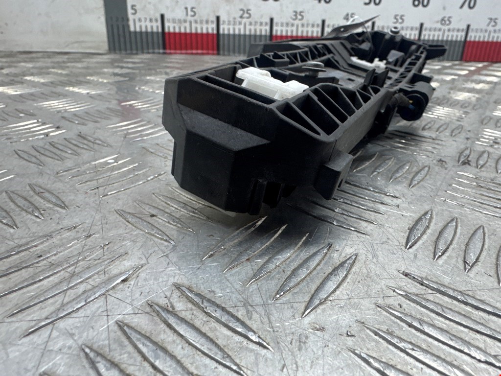 Кронштейн ручки MERCEDES-BENZ C-Class C-klasse W204 2007-2015