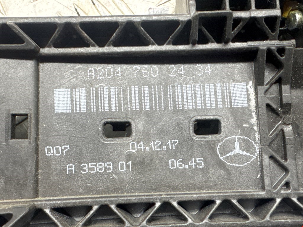 Кронштейн ручки MERCEDES-BENZ C-Class C-klasse W204 2007-2015