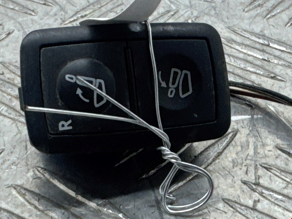 Кнопка регулировки сидения Mercedes ML-Class (W164) (2005-2011)