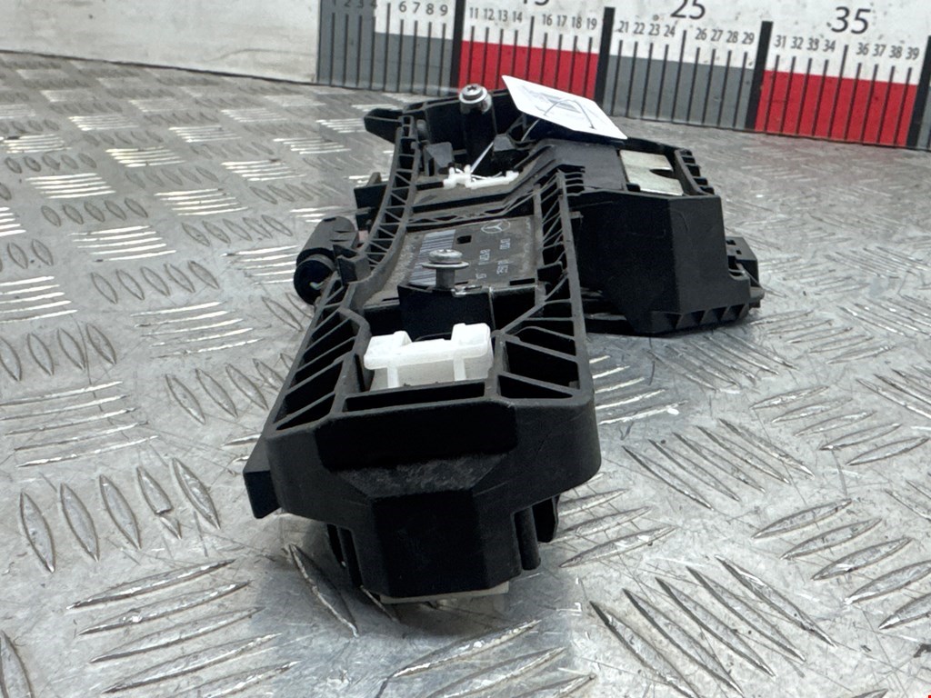 Кронштейн ручки MERCEDES-BENZ C-Class C-klasse W204 2007-2015