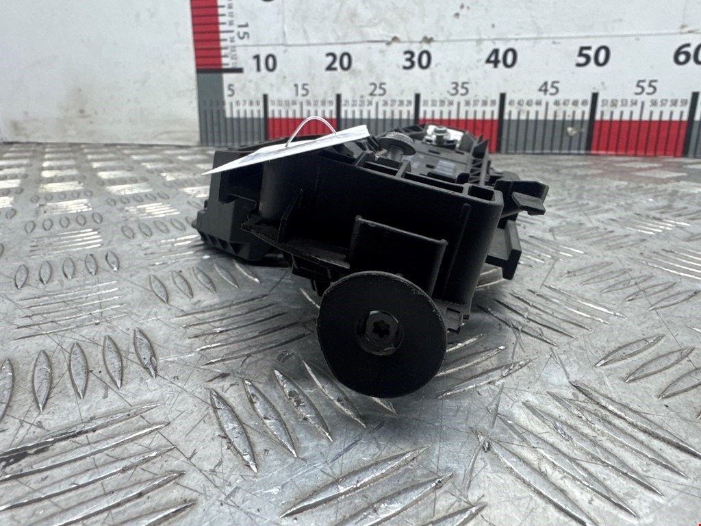 Кронштейн ручки MERCEDES-BENZ C-Class C-klasse W204 2007-2015