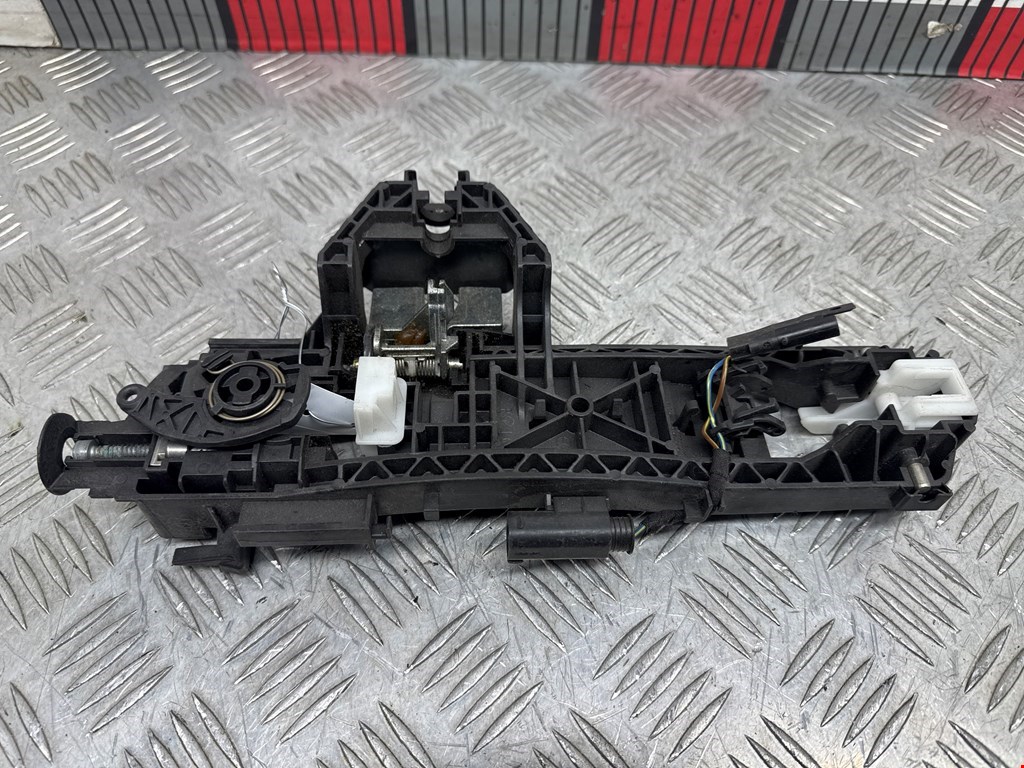 Кронштейн ручки MERCEDES-BENZ C-Class C-klasse W204 2007-2015