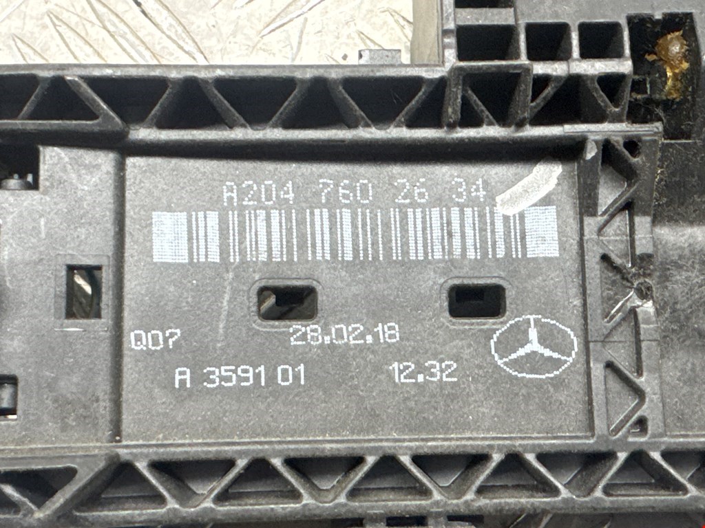 Кронштейн ручки MERCEDES-BENZ C-Class C-klasse W204 2007-2015