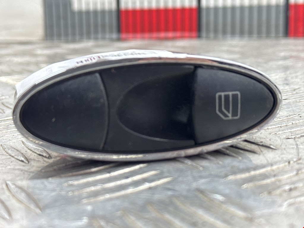 Кнопка стеклоподъемника MERCEDES-BENZ E-Class W211, S211 2002-2009