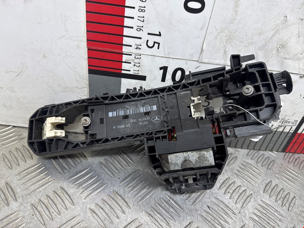 Кронштейн ручки MERCEDES-BENZ C-Class C-klasse W204 2007-2015