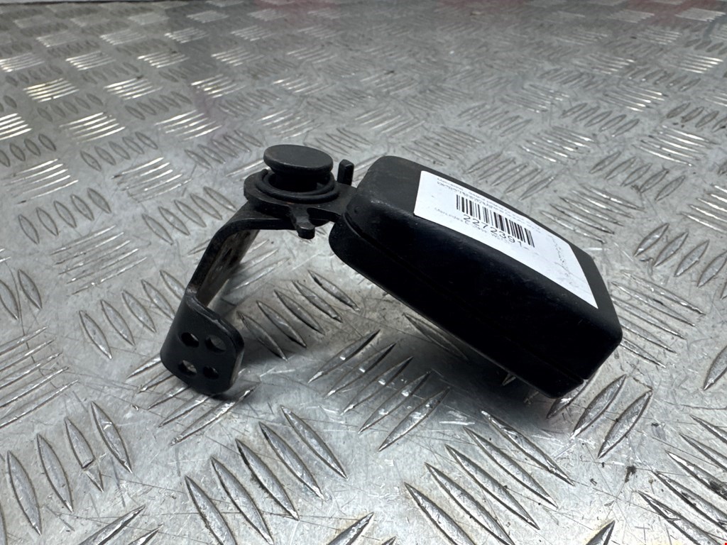 Замок ремня безопасности (преднатяжитель ремня безопасности) Mercedes E-Class (W212) (2009-2016)