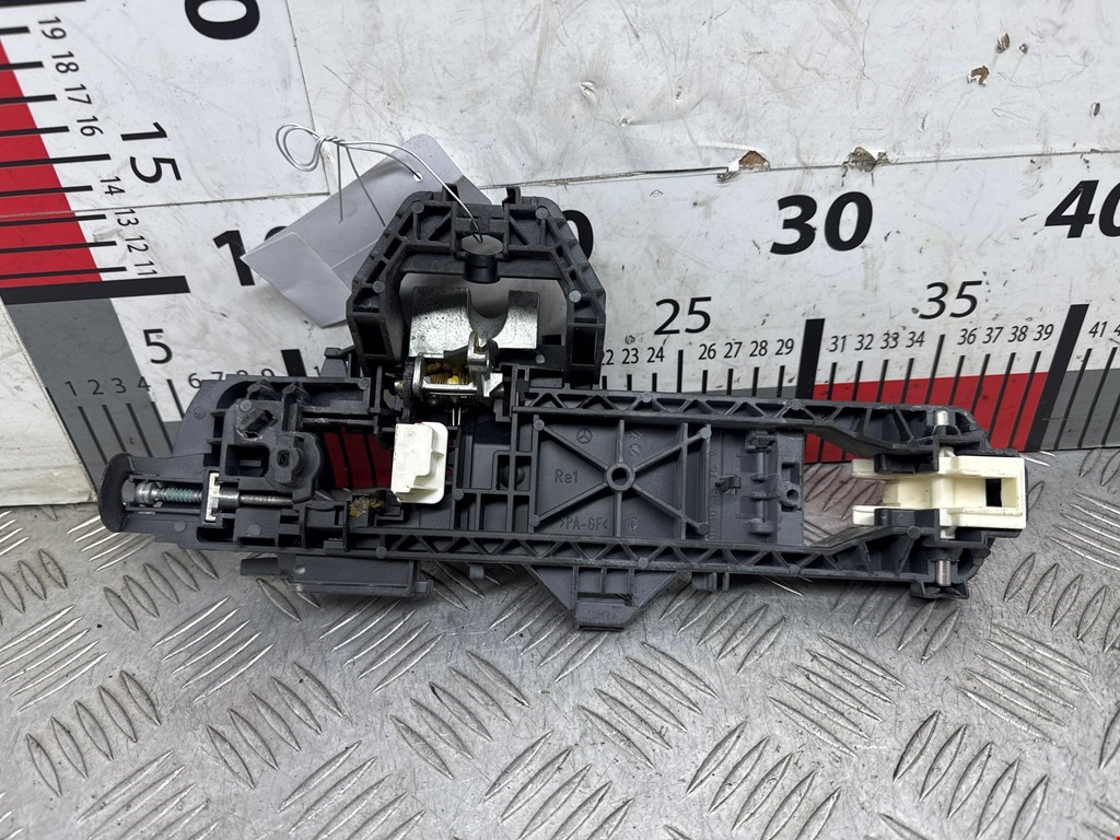 Кронштейн ручки MERCEDES-BENZ C-Class C-klasse W204 2007-2015