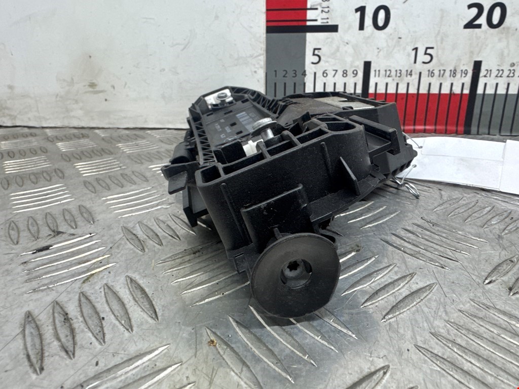 Кронштейн ручки MERCEDES-BENZ C-Class C-klasse W204 2007-2015