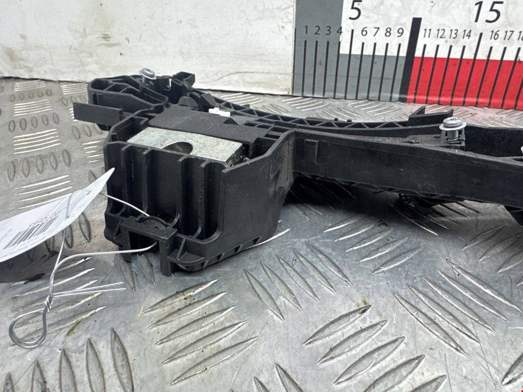 Кронштейн ручки MERCEDES-BENZ C-Class C-klasse W204 2007-2015