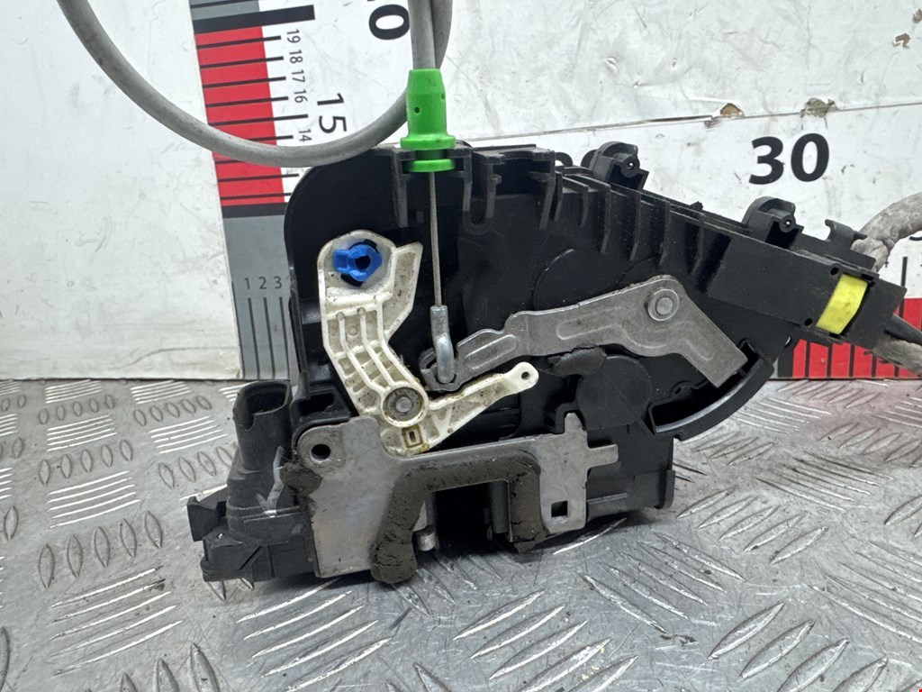 Замок двери задней левой MERCEDES-BENZ C-Class C-klasse W205 2014-н.в.