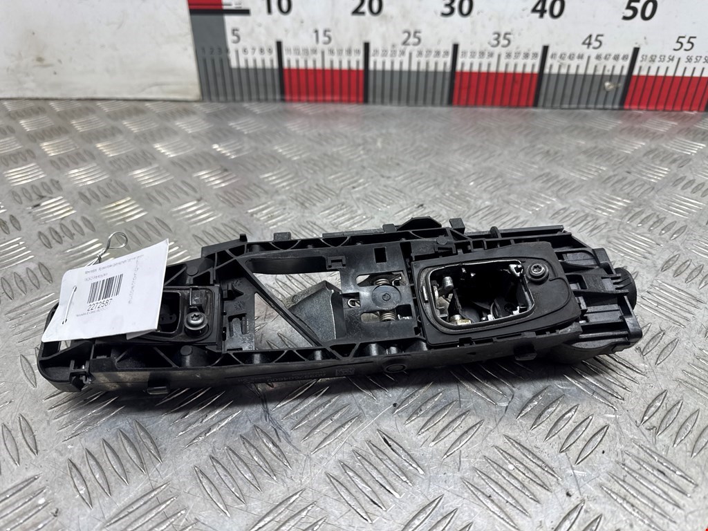 Кронштейн (держатель) ручки двери Mercedes E-Class (W213) (2016-2023)