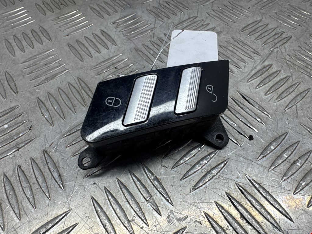 Кнопка центрального замка Mercedes S-Class (W221) (2005-2013)