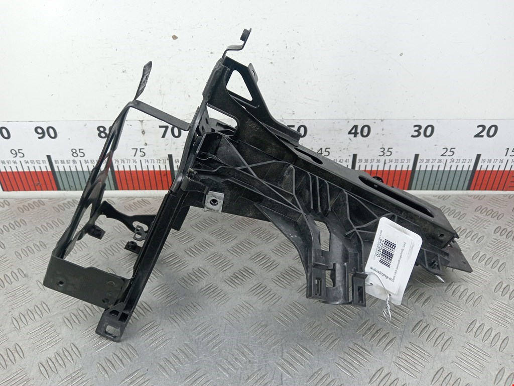 Кронштейн фары правый BMW 5er 5 серия F10/F11/F07 2009-2017