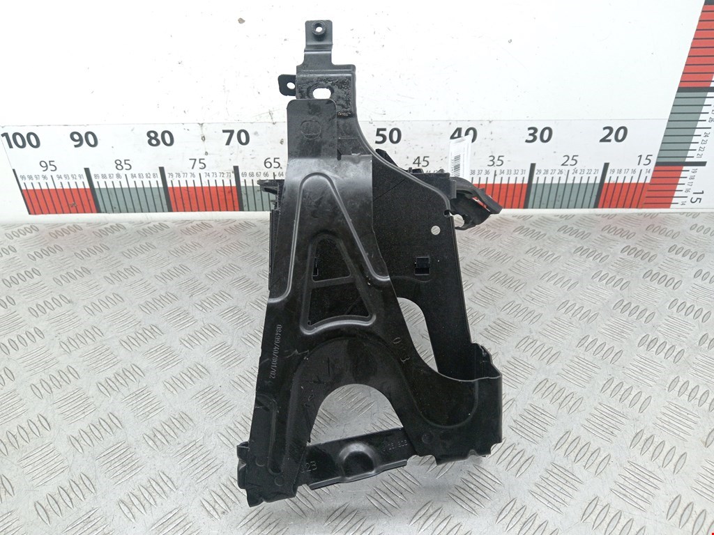 Кронштейн фары правый BMW 5er 5 серия F10/F11/F07 2009-2017